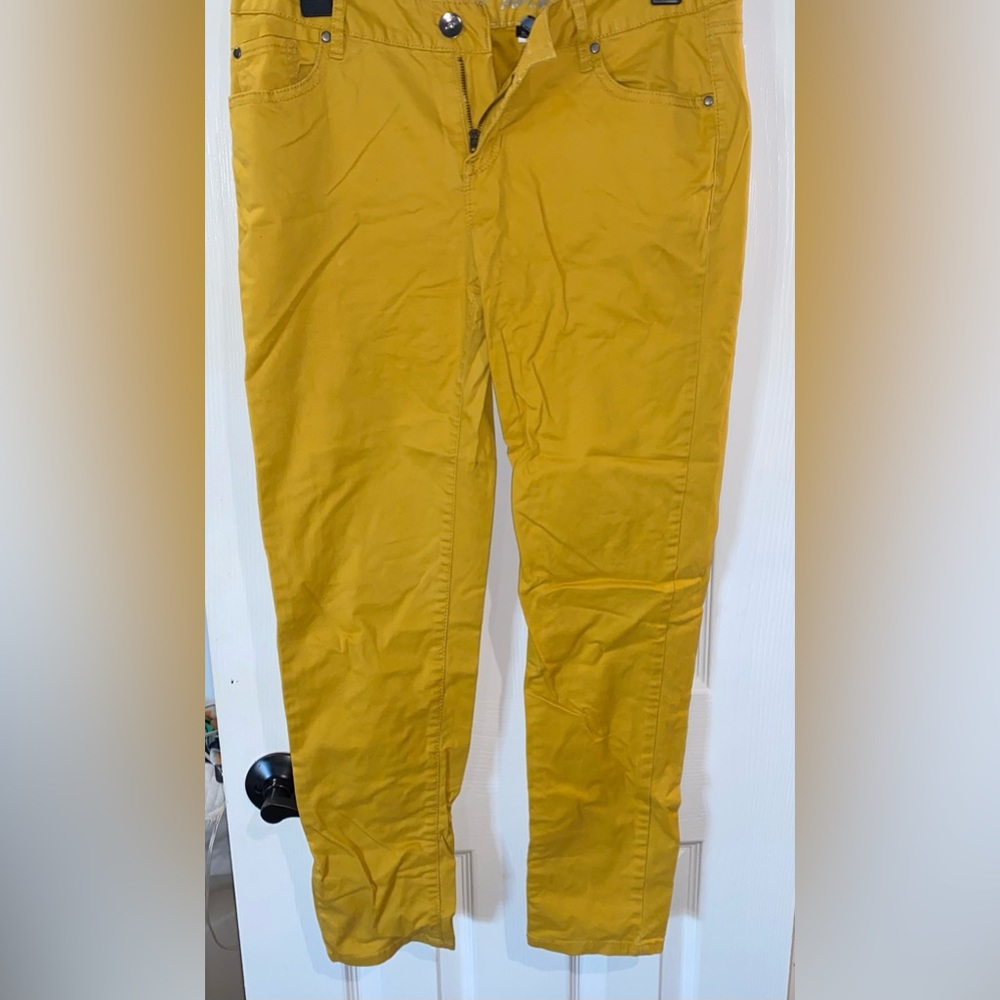 Apt 9 Women’s Yellow Pull On Jeans *NEW*